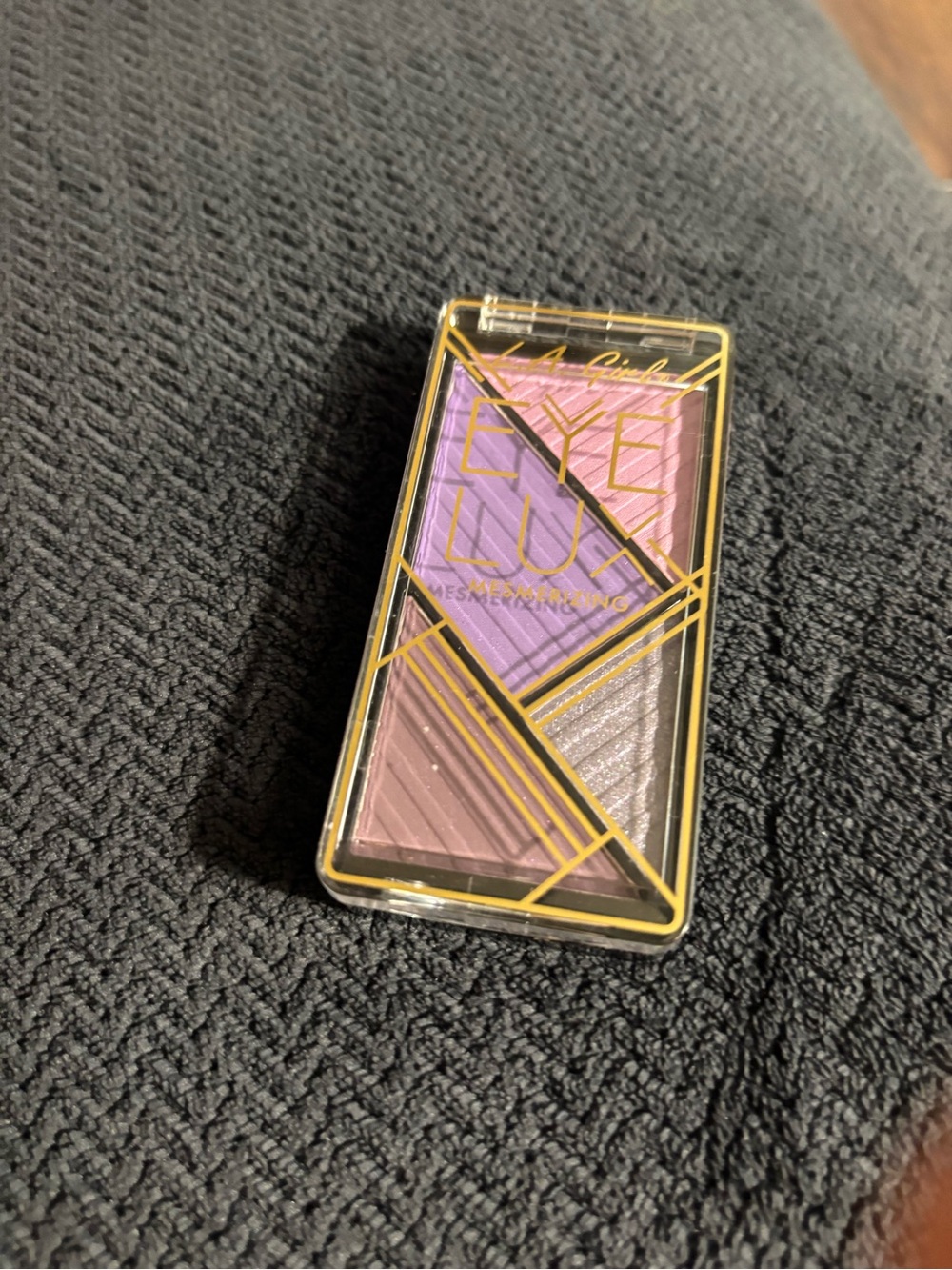 L. A. Girl Eye Lux Mesmerizing In Glamorize Net Wt. 0.18 Oz.